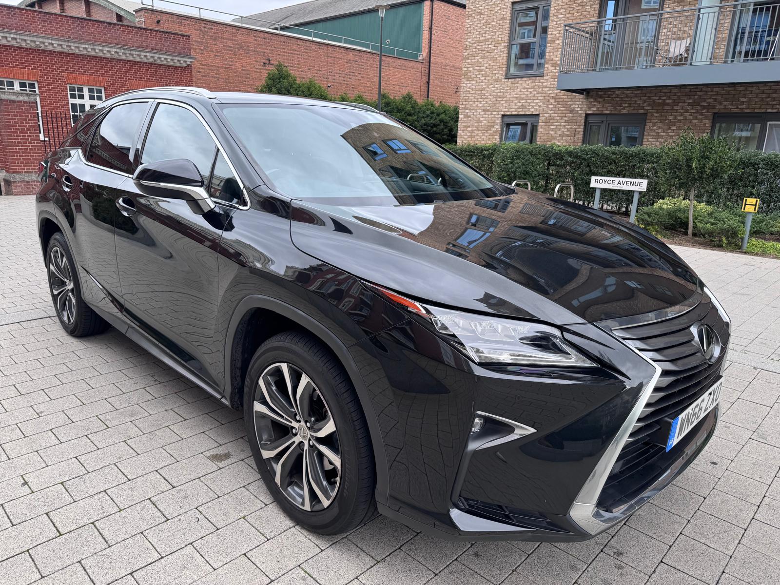 Vehicle photo 13