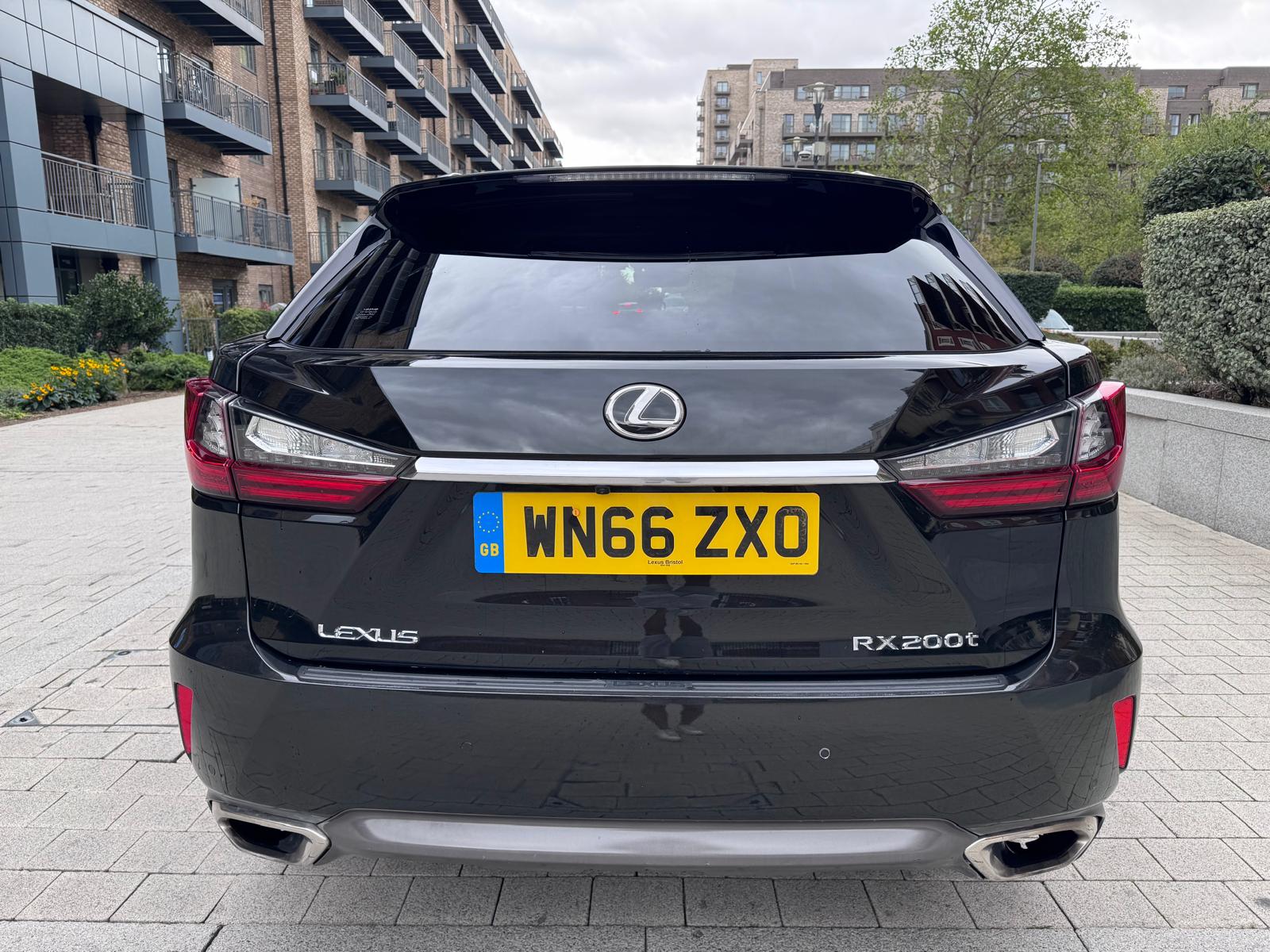 Vehicle photo 7