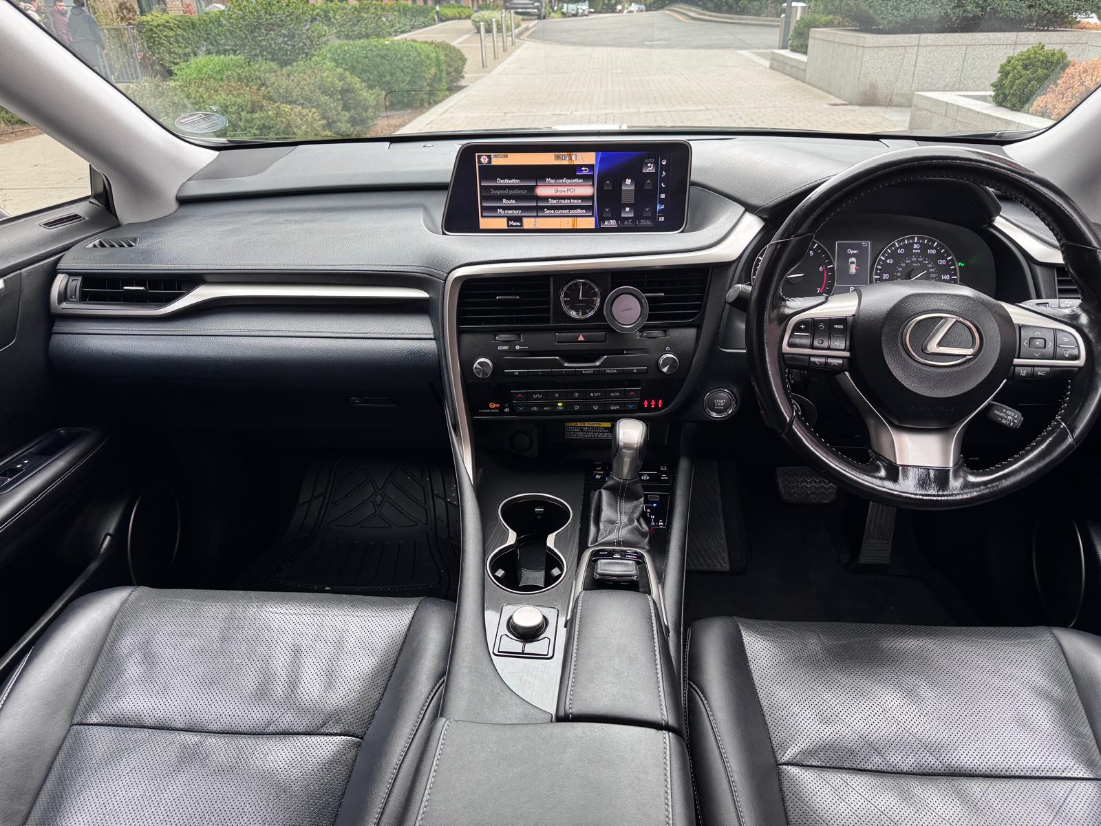 Vehicle photo 9